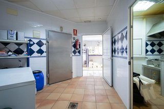 Local comercial en venta en Montequinto en Dos Hermanas
