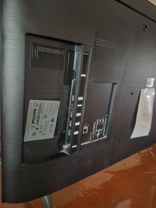 SAMSUNG Modelo 43AU7105K