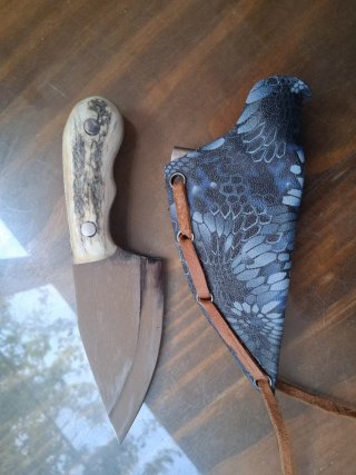 Desollador artesanal con funda