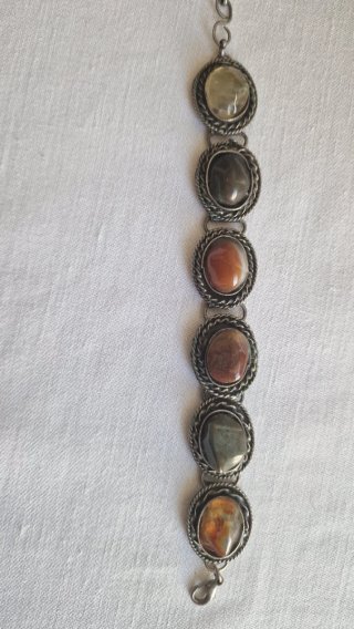 Lote 2  pulseras y 2 collares