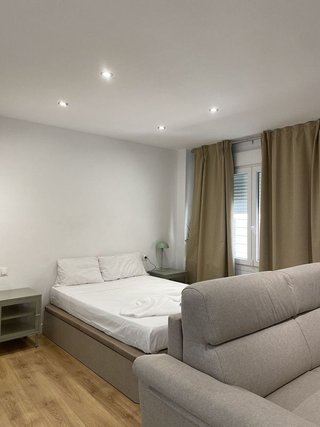 Estudio en alquiler en Cerrado Calderón - El Morlaco en Málaga