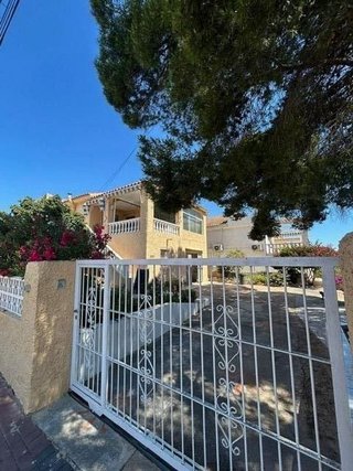 Chalet en venta en Los Balcones - Los Altos del Edén en Torrevieja