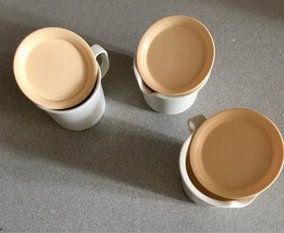 Juego Desayuno Tupperware Tazas, Bandeja y jarrasj