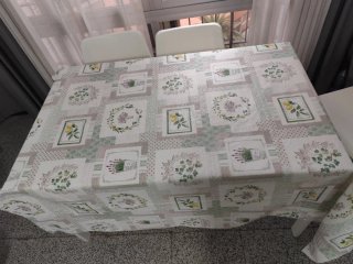 Mesa de comedor blanca