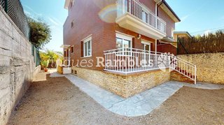 Casa adosada en venta en Les Comes en Igualada