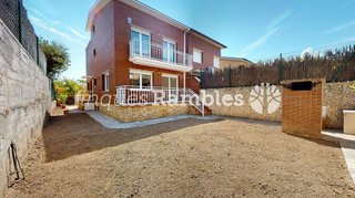 Casa adosada en venta en Les Comes en Igualada