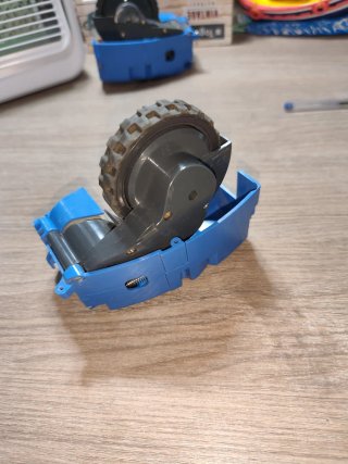 Rueda derecha Roomba  529 595 650 780 880 980