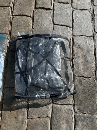Carrito de bebe con capazo. Incluye complementos.