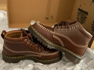 Dr. Martens Lowell Chukka Piel Marrón