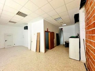 Local comercial en venta en Gamarra - La Trinidad en Málaga
