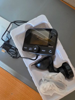 Adaptador DAB+ y Bluetooth para Coche