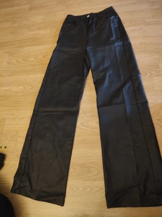 Pantalones negros anchos