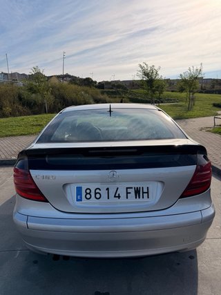 Mercedes-Benz Clase C 2004