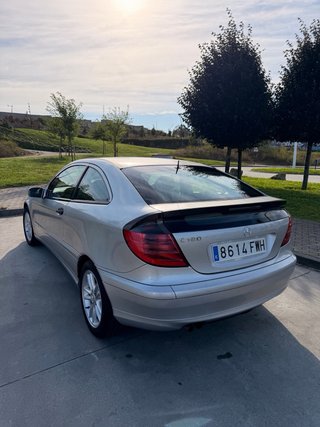 Mercedes-Benz Clase C 2004