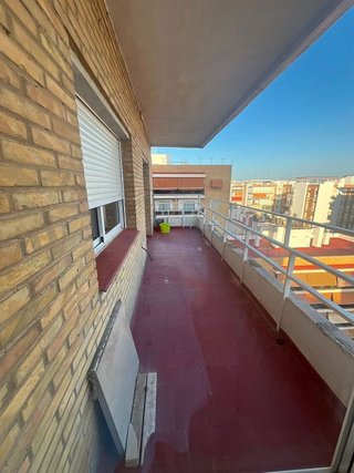 Piso en alquiler en Los Remedios en Sevilla