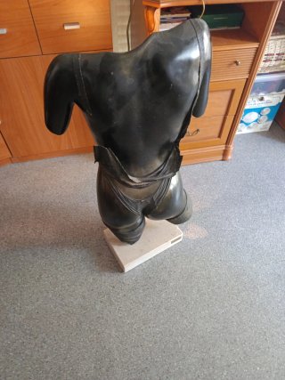 Escultura firmada Aló 85 por Cristian defais dispo