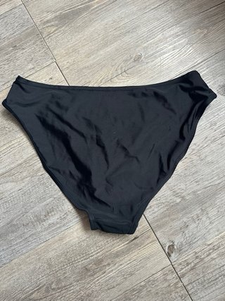 Braga bikini negro talla 40