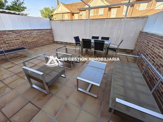 Casa adosada en venta en La Serna en Fuenlabrada