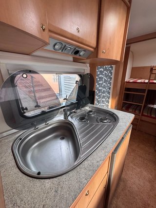 Caravana BURSTNER 490TK 3 AMBIENTES