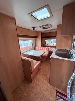 Caravana BURSTNER 490TK 3 AMBIENTES
