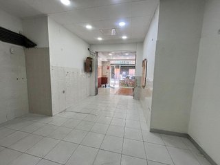Local comercial en alquiler en La Torrassa en Hospitalet de Llobregat, L´