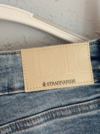 Pantalón Stradivarius D10 T-38
