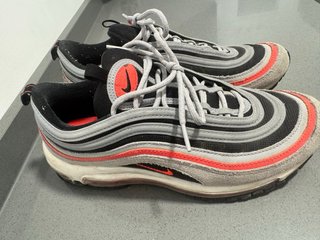 Nike Air Max 97 Gris y Rosa