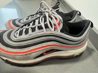Nike Air Max 97 Gris y Rosa