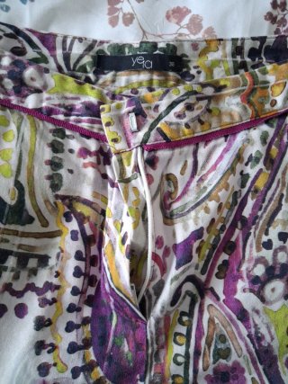 Dos pantalones estampados
