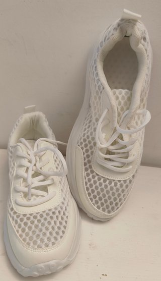 Sneakers Bianche Traforate Shein