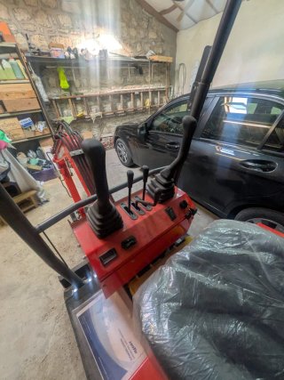 Mini excavadora 1 tonelada nueva sin estrenar