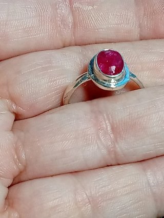 Anillo Plata Ley con Piedra Rubí facetado