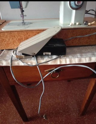 Máquina de coser antigua