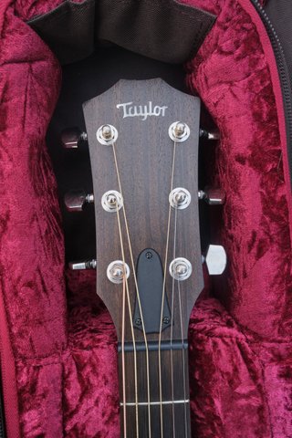 Taylor AD27e American Dream + Estuche