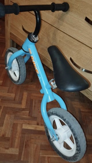 Bicicleta de aprendizaje azul