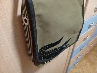 Bolso Lacoste verde militar con cocodrilo
