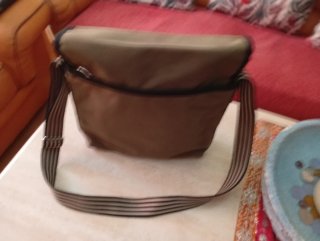Bolso Lacoste verde militar con cocodrilo