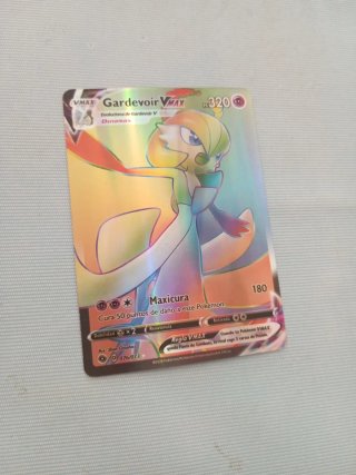 Carta Pokémon Gardevoir VMAX 076/073
