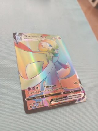 Carta Pokémon Gardevoir VMAX 076/073