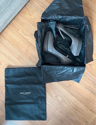 Zapatos de tacón alto/ de Yves Saint Laurent