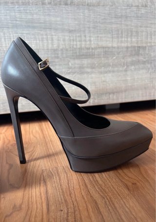 Zapatos de tacón alto/ de Yves Saint Laurent