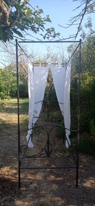 Letto baldacchino artigianale in ferro battuto