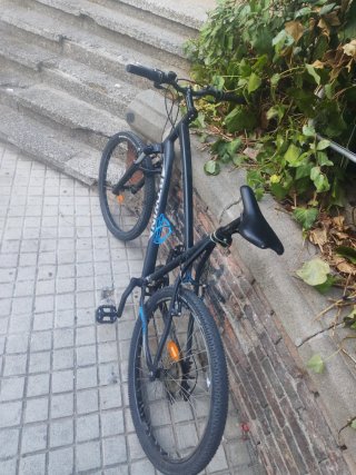 Bicicleta B'Twin Negra