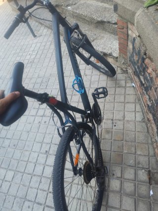 Bicicleta B'Twin Negra