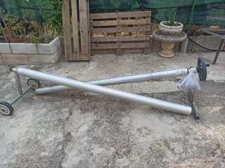 Enrollador telescópico para manta de piscina