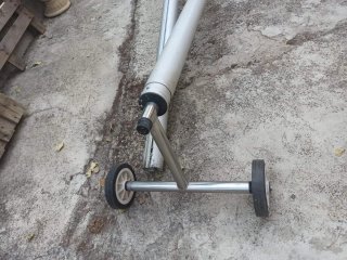 Enrollador telescópico para manta de piscina