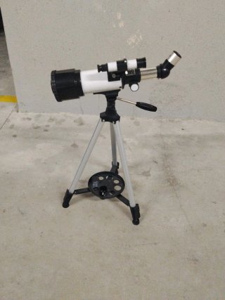 Telescopio con trípode