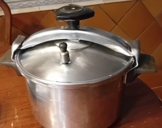 Olla a presión Magefesa
