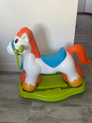 Caballo balancín infantil