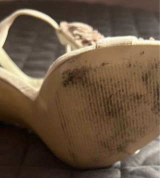 Sandalias tacón beige flecos. Llevadas 1 sola vez